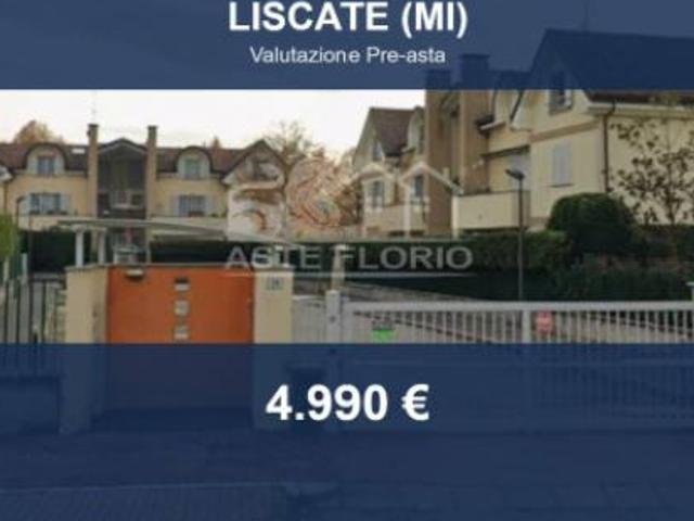 Box in vendita a Liscate, Lombardia