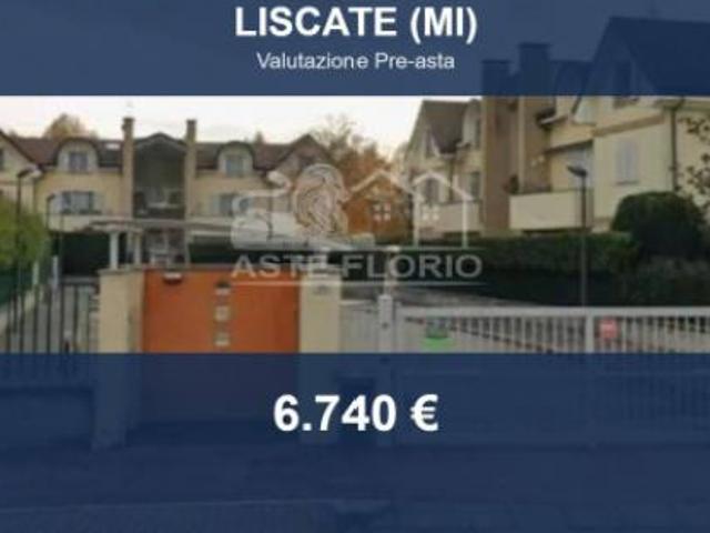 Box in vendita a Liscate, Lombardia