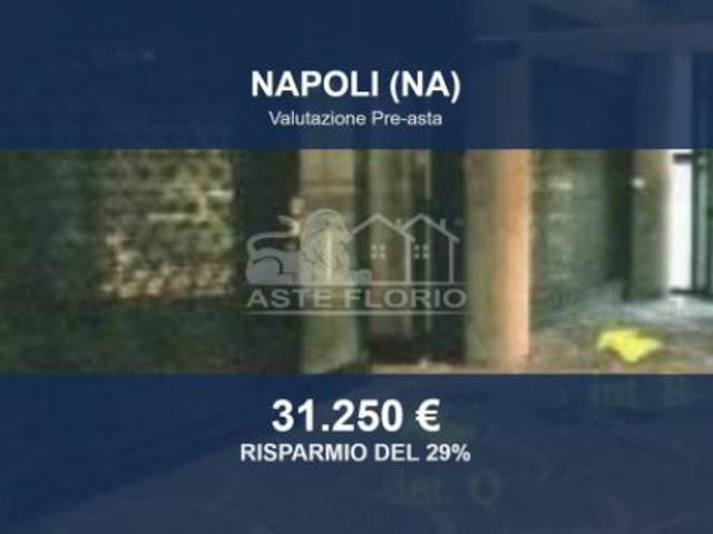 Locale Commerciale in vendita a Municipalità 2, Mercato