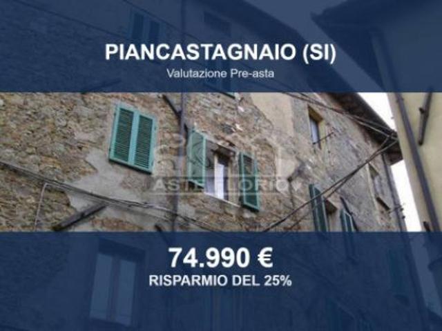Villa Indipendente in vendita a Piancastagnaio, Toscana