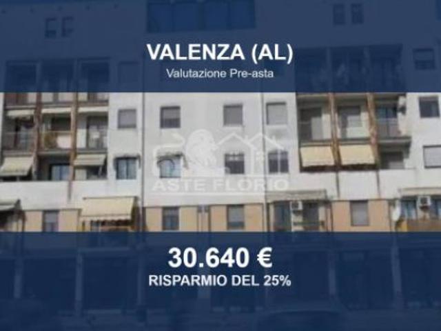 Locale Commerciale in vendita a Piemonte, Alessandria