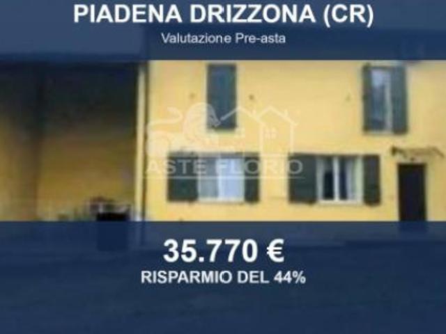 Villa Indipendente in vendita a Piadena, Lombardia