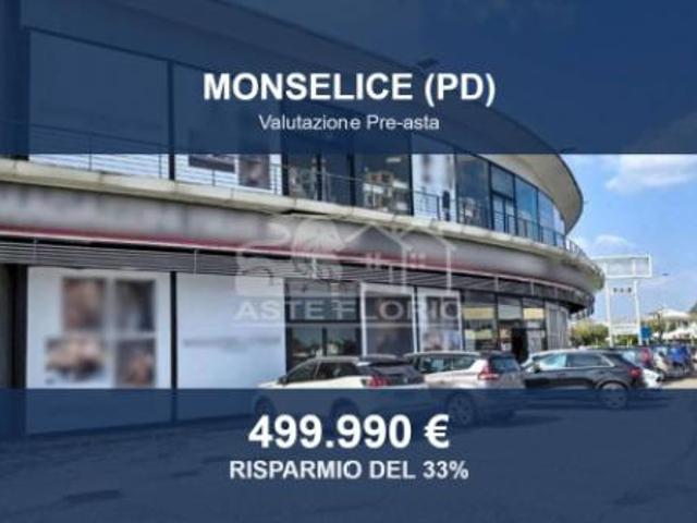 Locale Commerciale in vendita a Monselice, Veneto