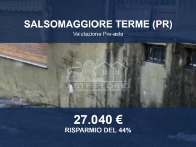 Locale Commerciale in vendita a Salsomaggiore Terme, Parma