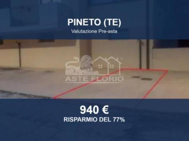 Box in vendita a Pineto, Abruzzo