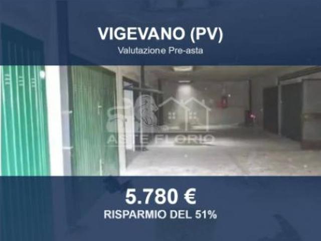 Box in vendita a Vigevano, Lombardia