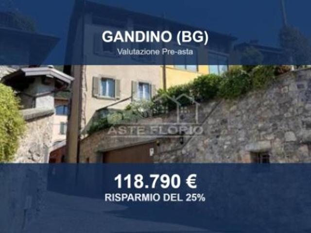 Villa Indipendente in vendita a Gandino, Lombardia