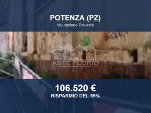 Capannone in vendita a Montereale, Potenza