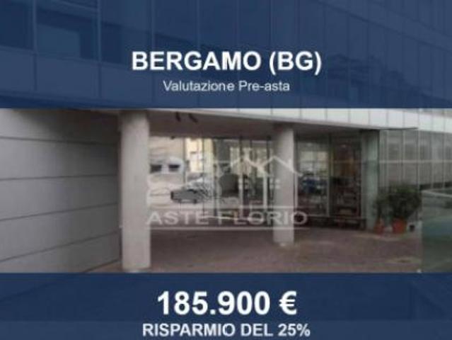Locale Commerciale in vendita a Carnovali, Bergamo