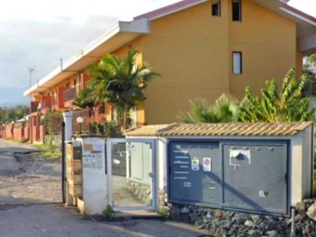 Box in vendita a Giarre, Sicilia