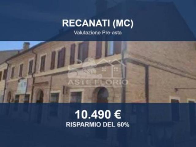 Box in vendita a Castelnuovo, Marche