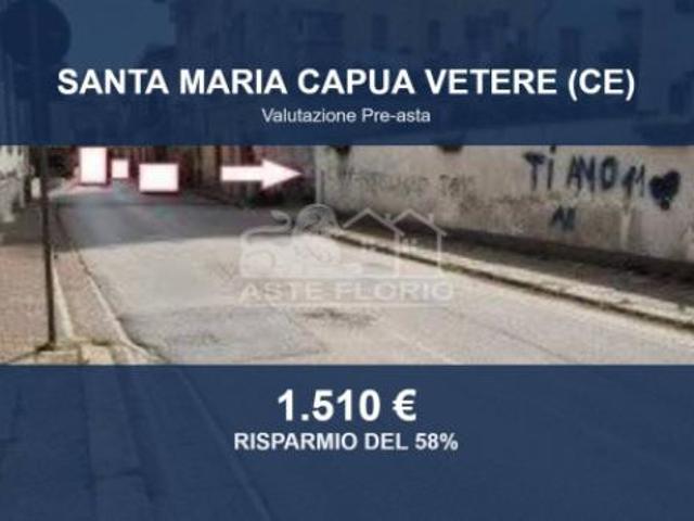 Box in vendita a Santa Maria Capua, Campania