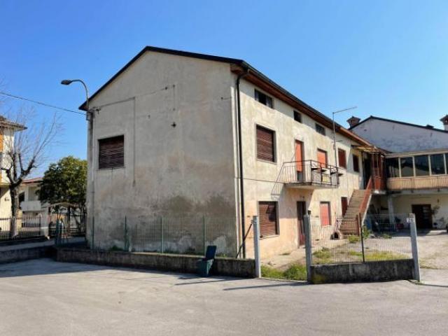 Appartamento in vendita a Trissino, Veneto