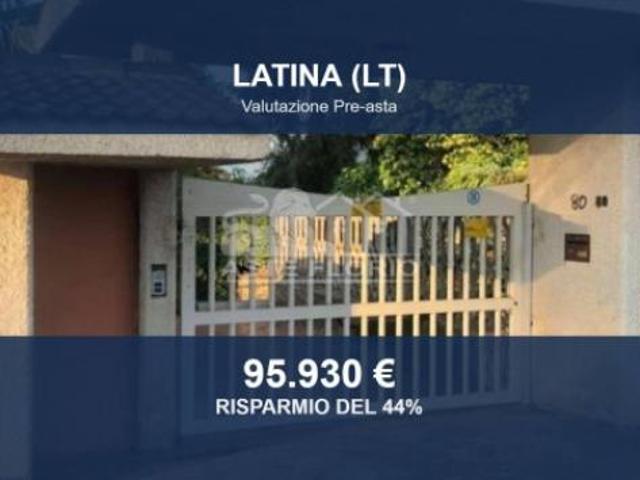 Villa Indipendente in vendita a Latina, Lazio