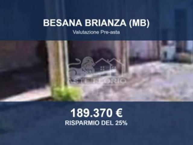 Capannone in vendita a Besana In Brianza, Lombardia