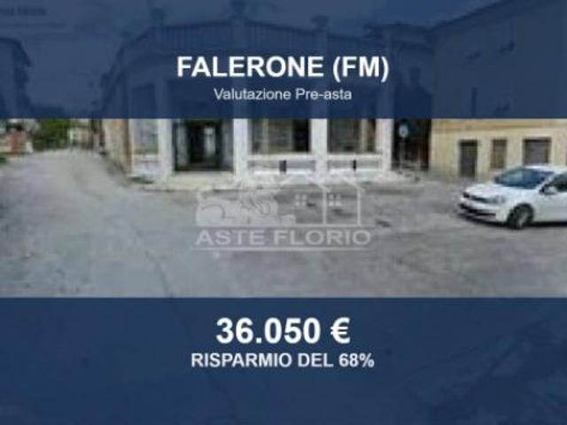 Locale Commerciale in vendita a Marche, Fermo