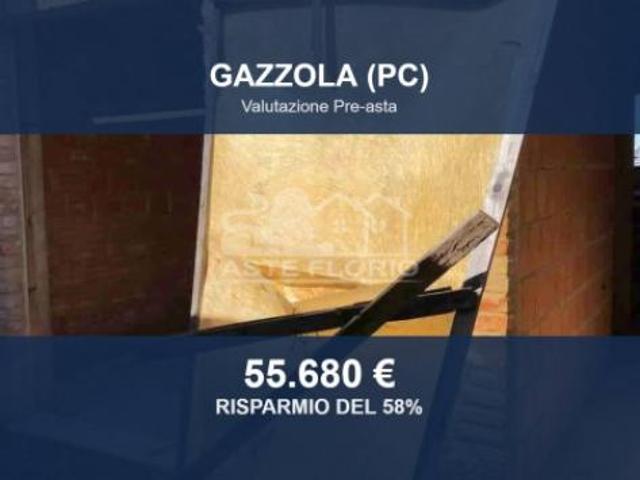 Villa Indipendente in vendita a Gazzola, Piacenza