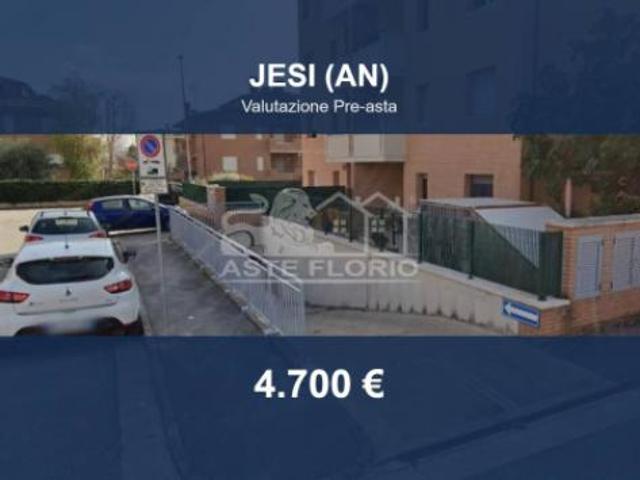 Box in vendita a Marche, Ancona