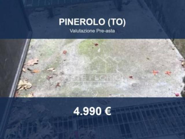 Box in vendita a Pinerolo, Torino