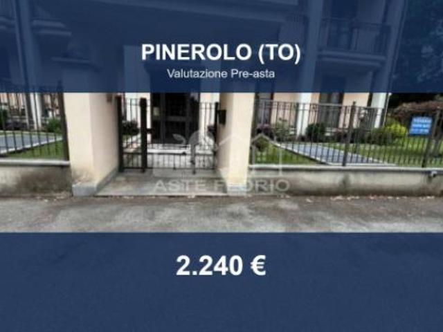 Box in vendita a Pinerolo, Torino