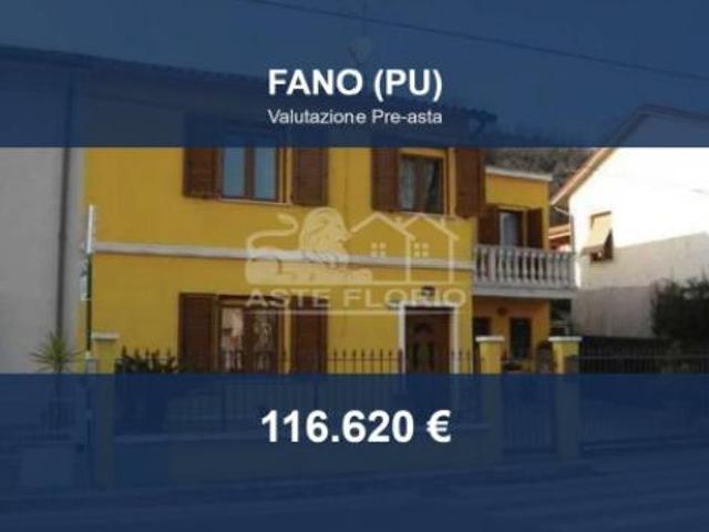 Villa Indipendente in vendita a Carrara, Marche