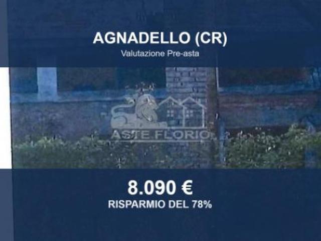Locale Commerciale in vendita a Agnadello, Lombardia