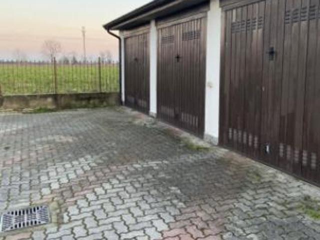 Box in vendita a Torrevecchia Pia, Lombardia