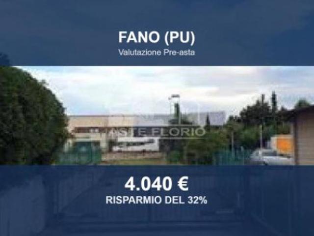 Box in vendita a Baia Metauro, Marche