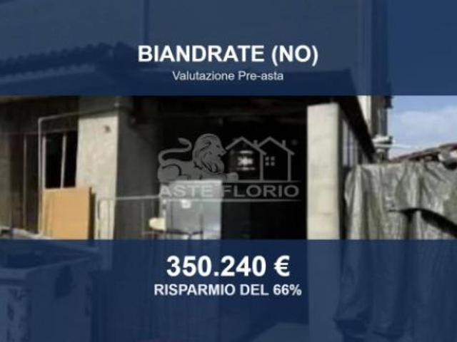 Locale Commerciale in vendita a Piemonte, Novara