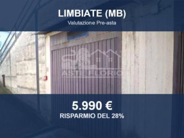 Box in vendita a Limbiate, Lombardia
