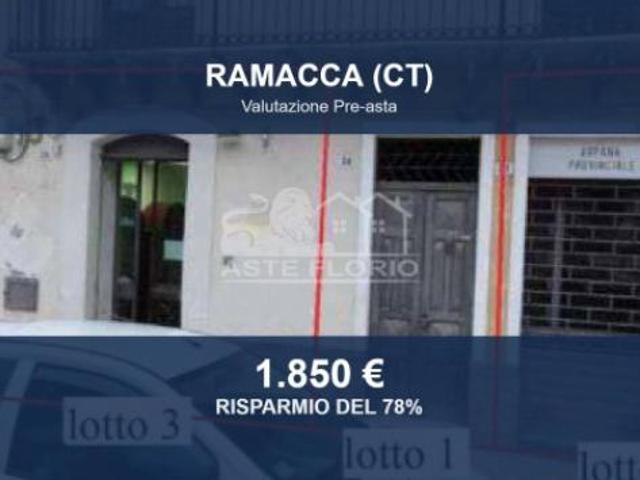 Locale Commerciale in vendita a Ramacca, Sicilia