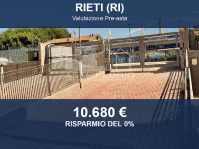 Box in vendita a Campoloniano, Rieti