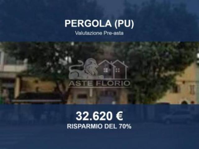 Locale Commerciale in vendita a Pergola, Pesaro e Urbino