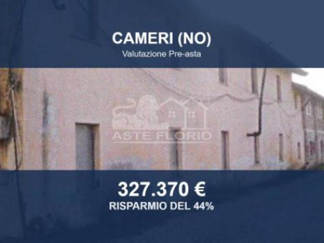 Locale Commerciale in vendita a Cameri, Novara