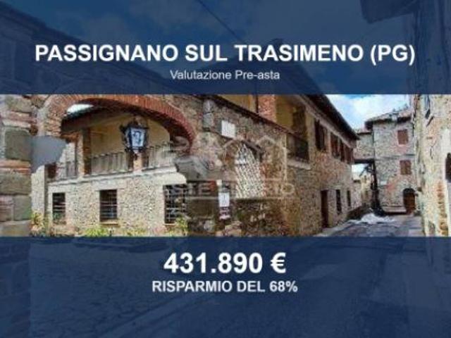 Locale Commerciale in vendita a Passignano Sul Trasimeno, Umbria