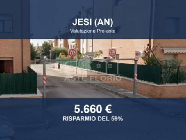 Box in vendita a Marche, Ancona