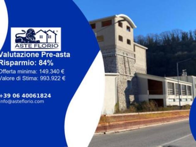 Capannone in vendita a Vertova, Bergamo