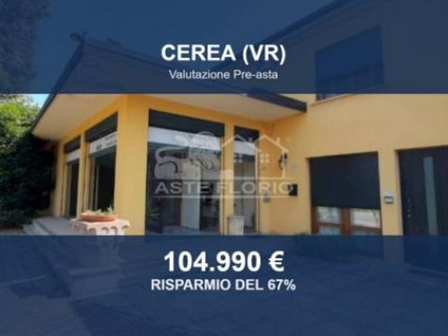 Locale Commerciale in vendita a Cerea, Veneto