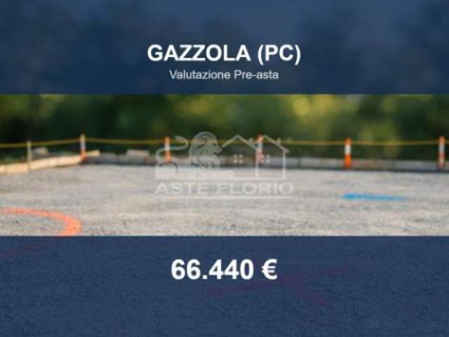 Terreno in vendita a Gazzola, Piacenza