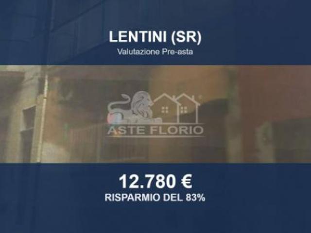 Villa Indipendente in vendita a Lentini, Sicilia