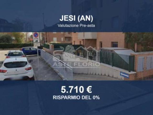 Box in vendita a Marche, Ancona