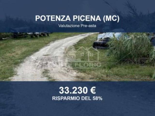 Terreno in vendita a Potenza Picena, Macerata