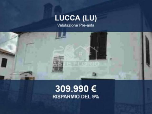 Villa Indipendente in vendita a Bagni Di Lucca Ponte, Toscana