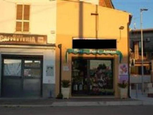 Locale Commerciale in vendita a Calabria, Cosenza