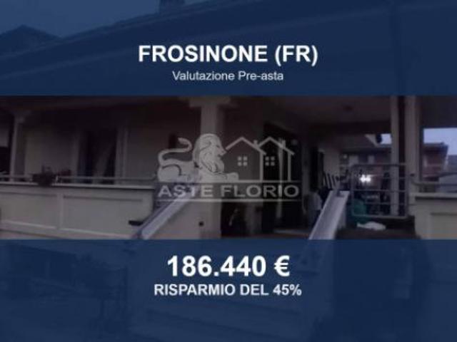 Villa Indipendente in vendita a Frosinone, Lazio