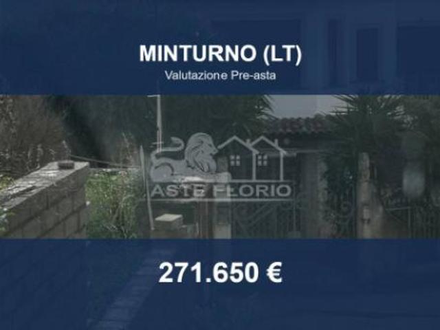 Capannone in vendita a Minturno, Lazio