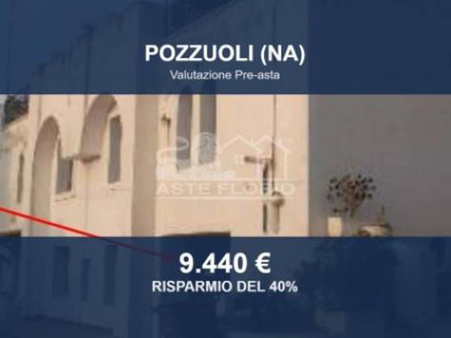 Box in vendita a Pozzuoli, Campania