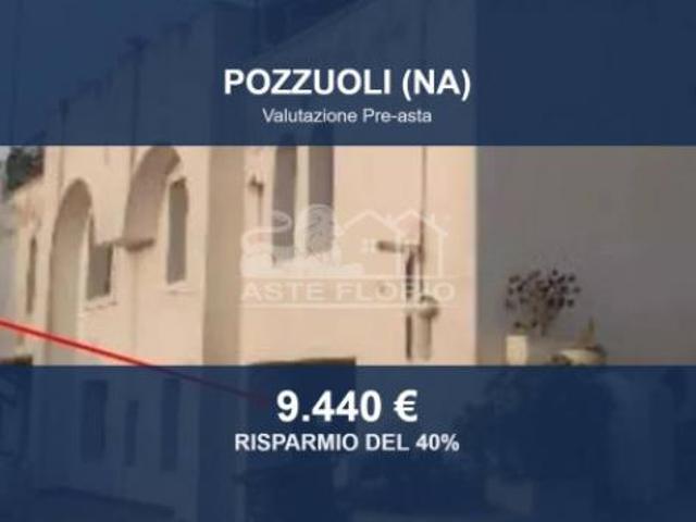 Box in vendita a Pozzuoli, Campania