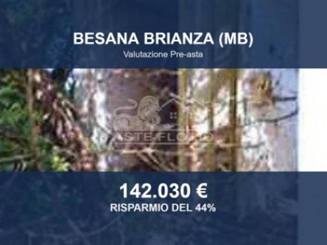Capannone in vendita a Montesiro, Besana in Brianza