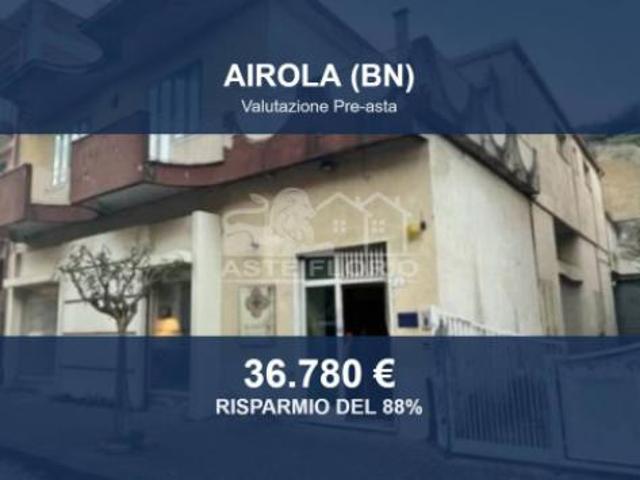 Locale Commerciale in vendita a Santa Caterina, Airola